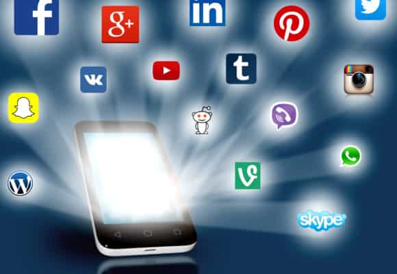 מי צריך לכתוב עבורכם את התוכן ברשתות החברתיות?